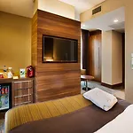 - Kadikoy By Ihg ホテル