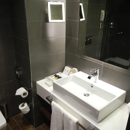 - Kadikoy By Ihg Hotel 4*