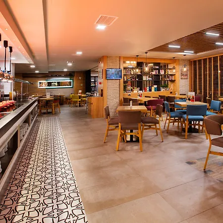 - Kadikoy By Ihg 4* Istambul